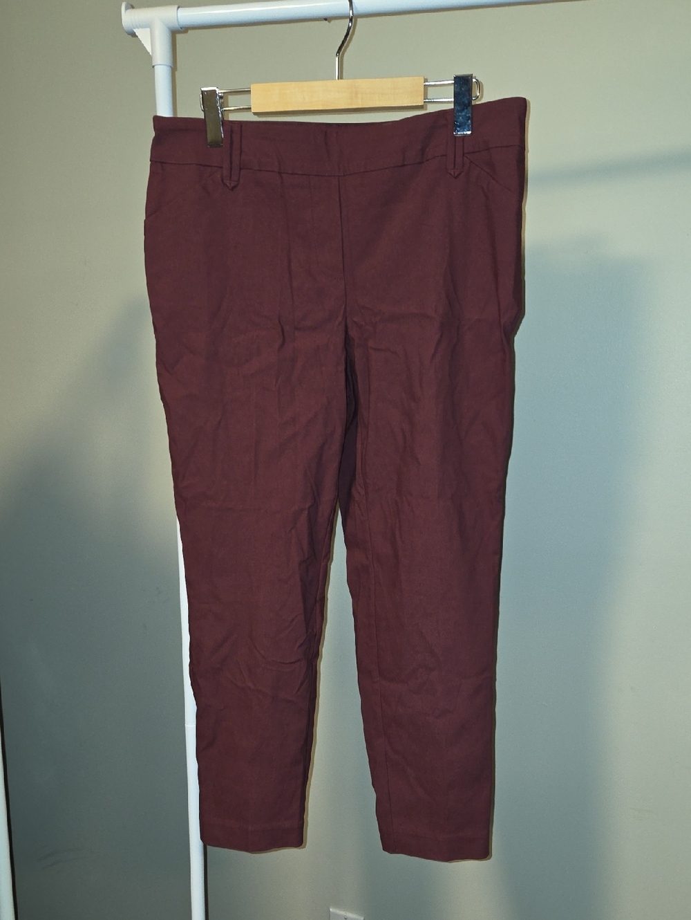 Reitmans The Iconic Women's Stretch Tapered Legging Pants - Burgundy